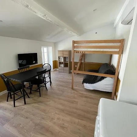 Refait A Neuf Avec Cuisine Equipee R2 דירה