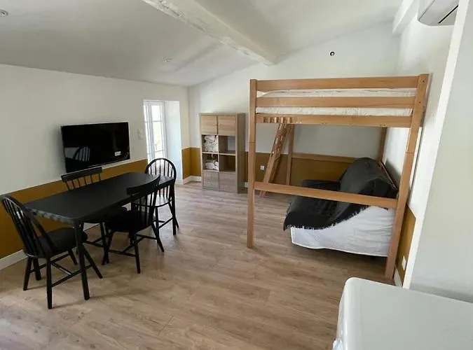 Refait A Neuf Avec Cuisine Equipee R2 דירה